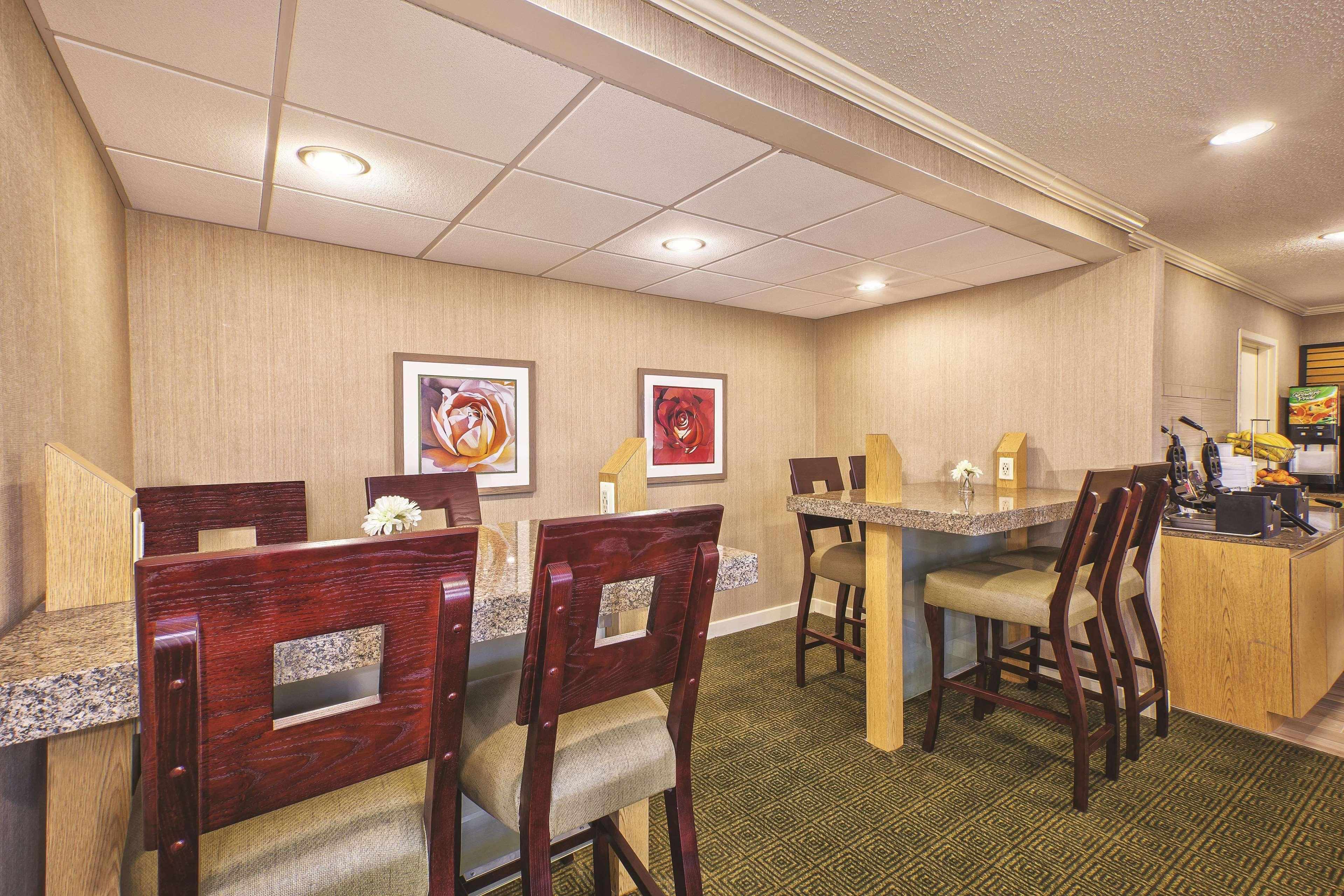 La Quinta By Wyndham Toledo Hotel