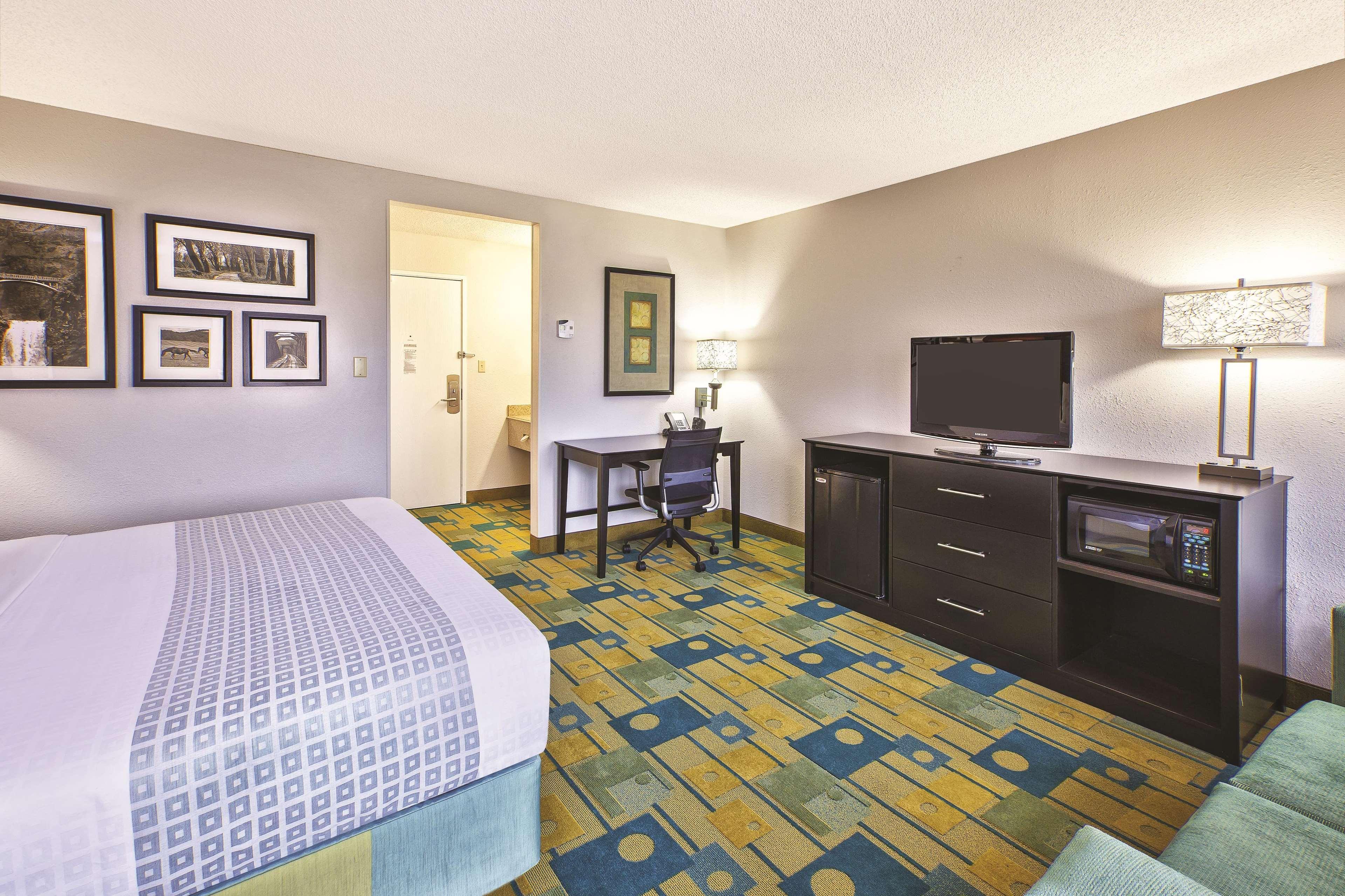La Quinta By Wyndham Toledo Hotel